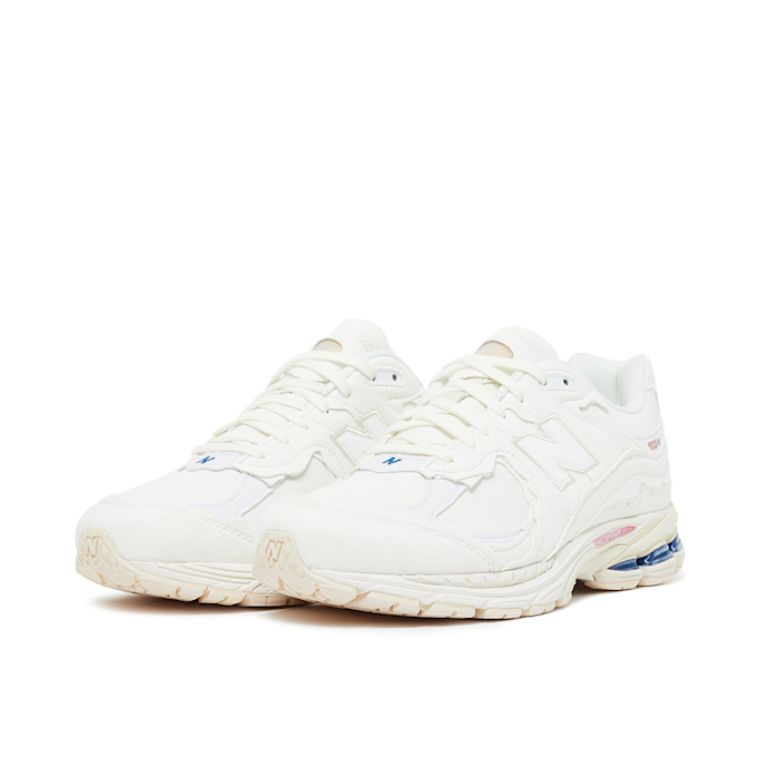 New Balance Wmns 2002 "Protection Pack" (M2002RDC) beige 87371 1