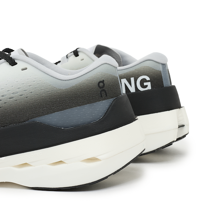 On Wmns Cloudboom Max blanc 85798 5