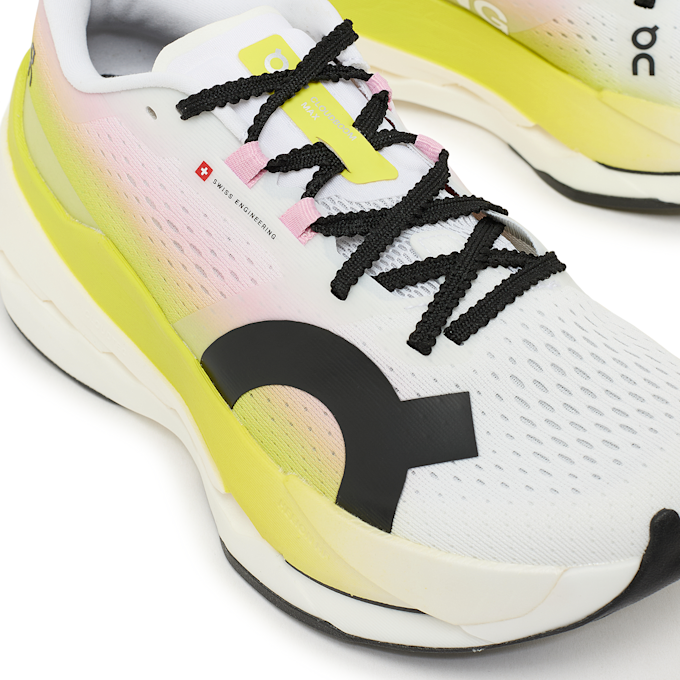 On Wmns Cloudboom Max weiß 85801 6