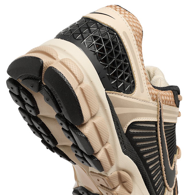 Nike Wmns Zoom Vomero 5 "Sanddrift" beige 86129 6