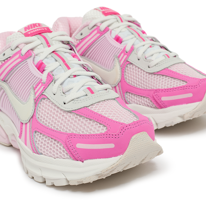 Nike Wmns Zoom Vomero 5 Pink 86130 5