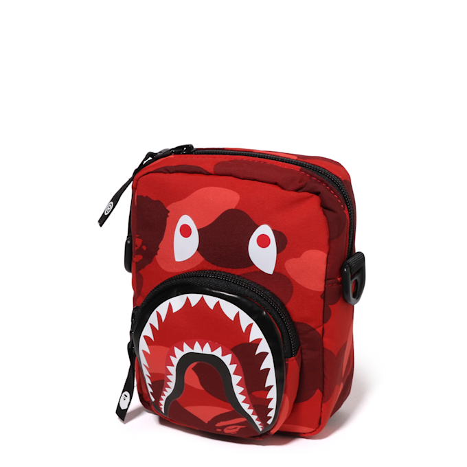 A Bathing Ape&nbsp; Color Camo Shark Mini Bag rouge 92493 3