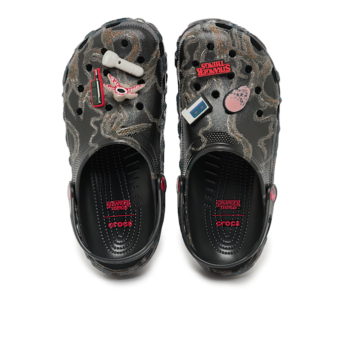 Crocs x Stranger Things Classic Clog schwarz 99730 4