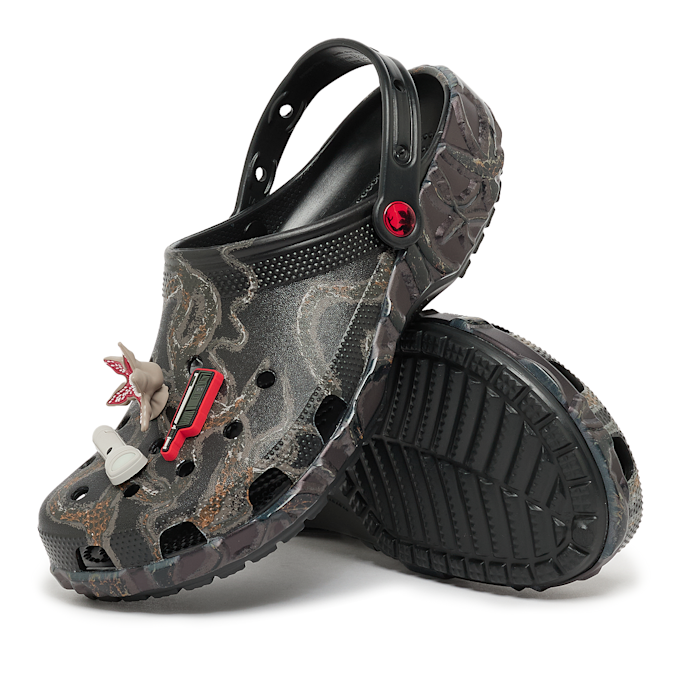 Crocs x Stranger Things Classic Clog noir 99730 7