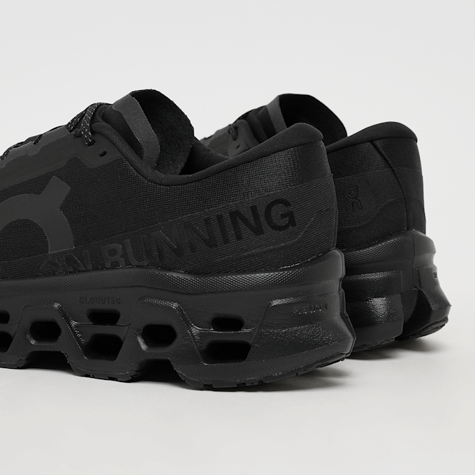 On Cloudmonster 3 schwarz 93940 5