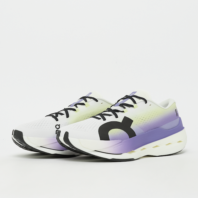 On Cloudboom Max weiß 93945 1