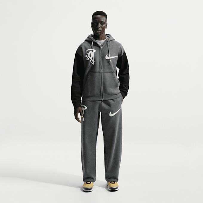 Nike   x Central Cee Solo Swoosh Fleece Pant "Syna World" grijs 94092 2