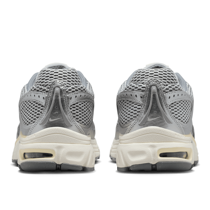 Nike   Air Max Moto 2K grau 94325 5