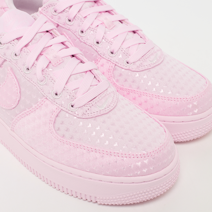 Nike Wmns Air Force 1´07 Low SE "Valentine's Day 2026" lichtroze 94471 6
