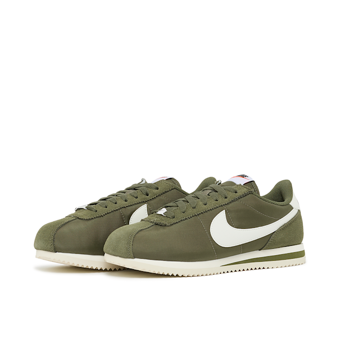 Nike   Wmns Cortez groen 94469 1