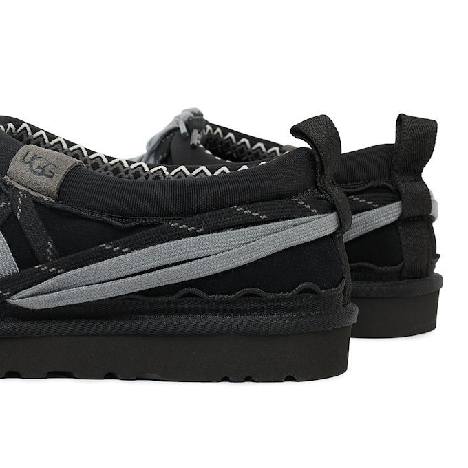 UGG Tasman Lace (Includes Free Charms) schwarz 94910 5