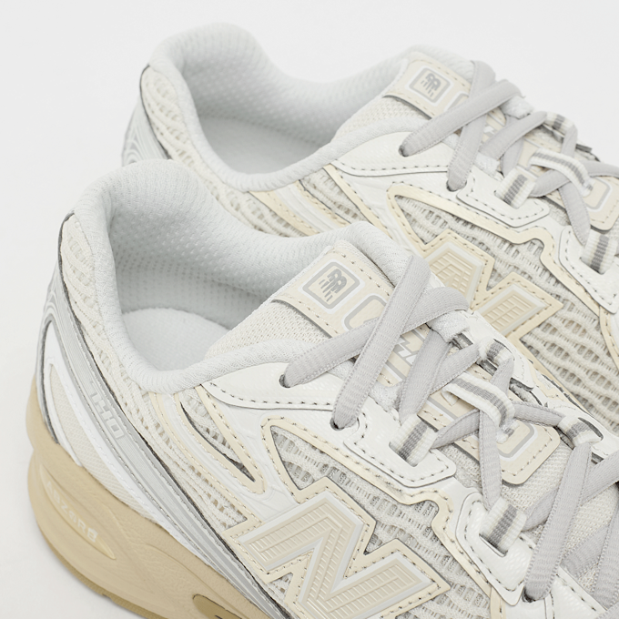 New Balance Wmns 740 beige 95506 5