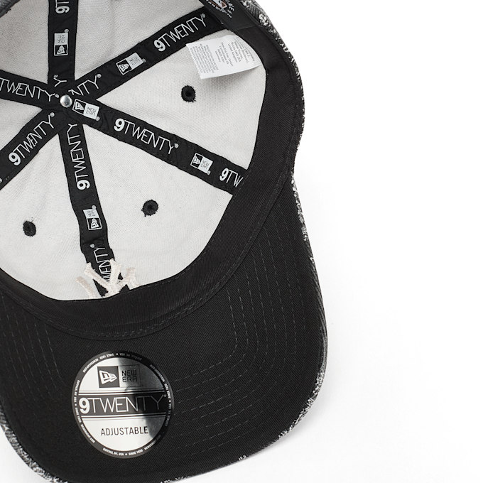 New Era Washed Paisley 9Twenty New York Yankees Cap gris 95224 3