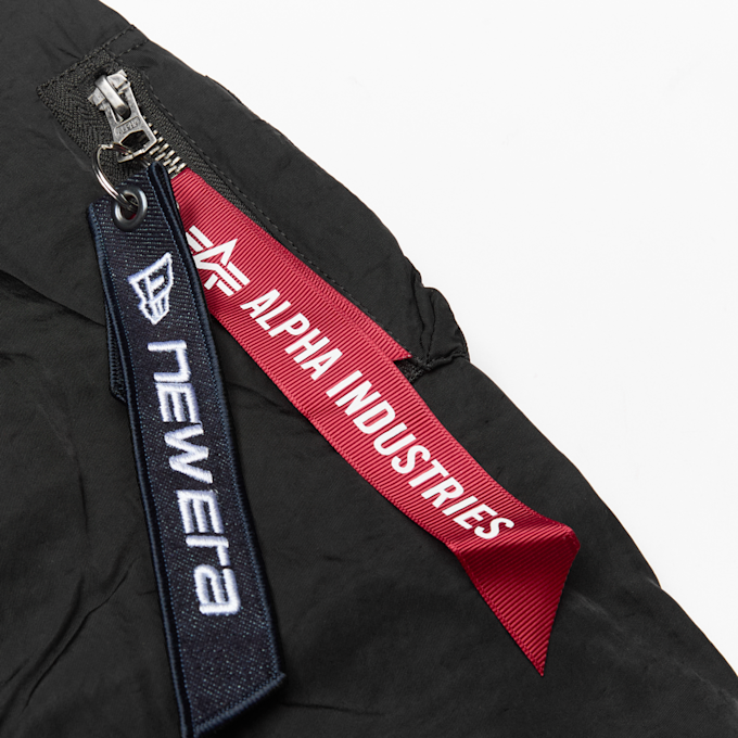 New Era x Alpha Industries Wmns Jacket Neyyan schwarz 99380 5
