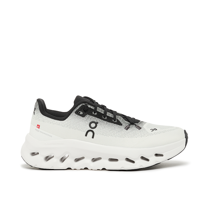 On Wmns Cloudtilt beige 100022 2