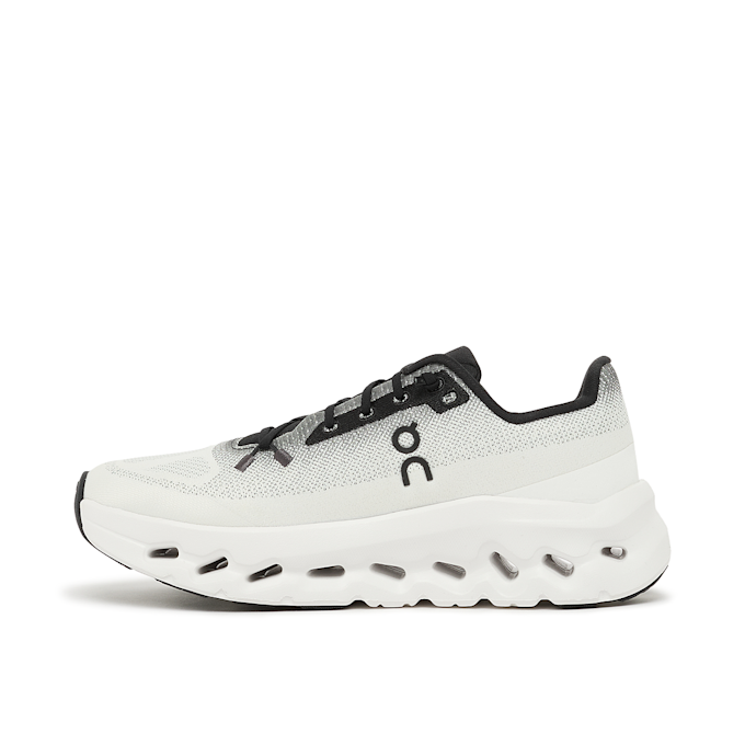 On Wmns Cloudtilt beige 100022 3