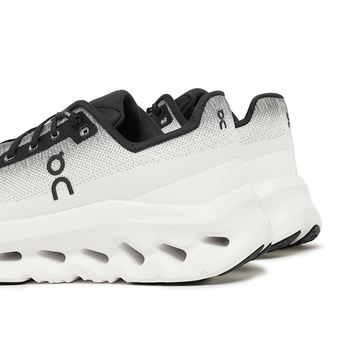 On Wmns Cloudtilt beige 100022 5