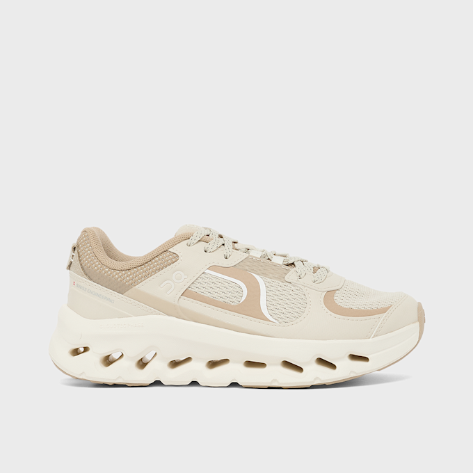 On Wmns Cloudtilt Arc beige 100249 2