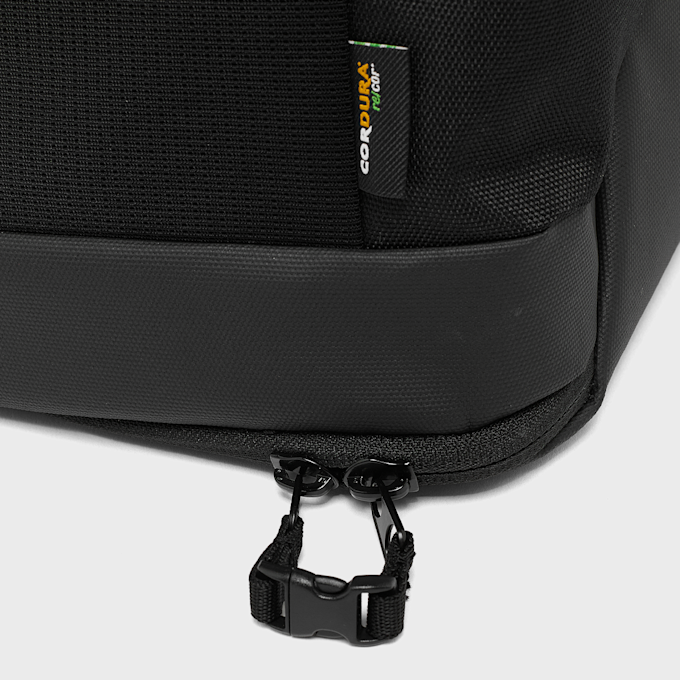 Oakley Latitude Expedition Bag schwarz 102409 6