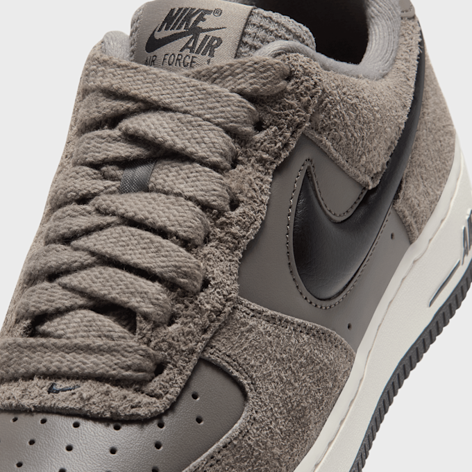 Nike Air Force 1´07 LV8 grey 105689 7