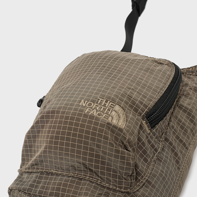 The North Face Never Stop Bucket Bag beige 107963 4