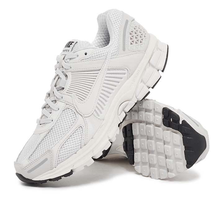 Nike   Wmns Zoom Vomero 5 SP gris 74874 8