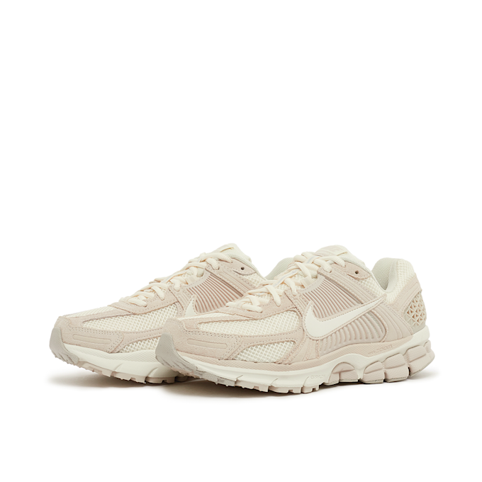 Nike Wmns Zoom Vomero 5 "Light Orewood Brown" beige 86768 1