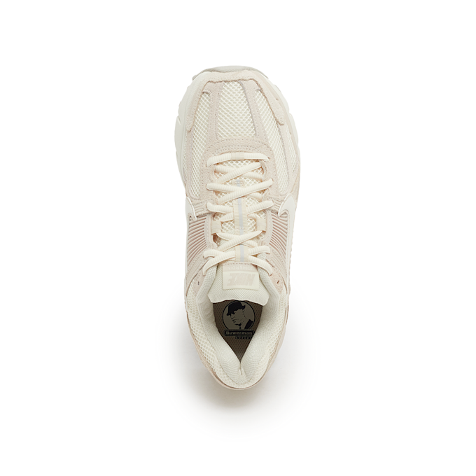 Nike Wmns Zoom Vomero 5 "Light Orewood Brown" beige 86768 3
