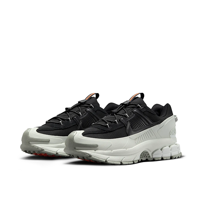 Nike   Wmns Zoom Vomero Roam black 85164 1