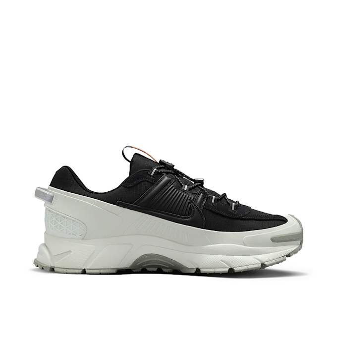 Nike   Wmns Zoom Vomero Roam black 85164 2