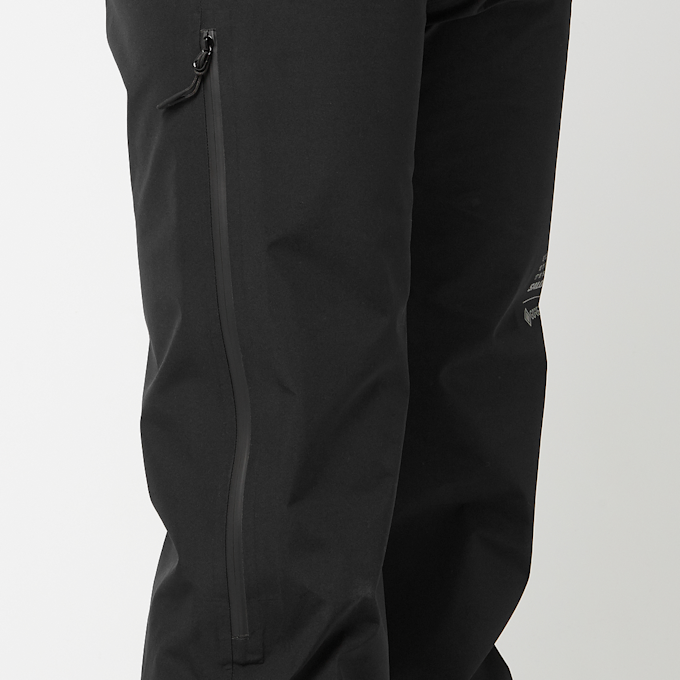 MM6 Maison Margiela x Salomon Pants 5 Pockets Gore Tex noir 88308 7