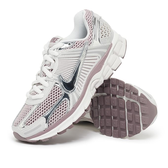 Nike   Wmns Zoom Vomero 5 zilver 87660 7