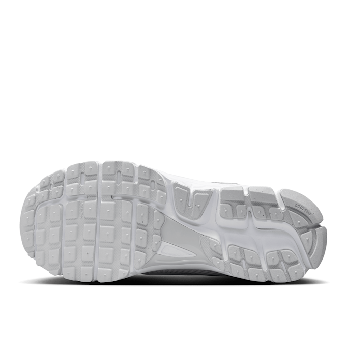 Nike   Wmns Zoom Vomero 5 "Chrome Toe" blanc 87627 6