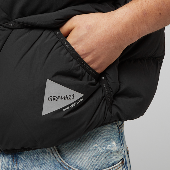 Gramicci&nbsp; x And Wander Down Vest noir 90344 6