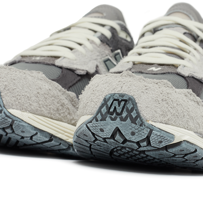 New Balance Wmns 2002 "Protection Pack" (M2002RDA) grey 85701 6