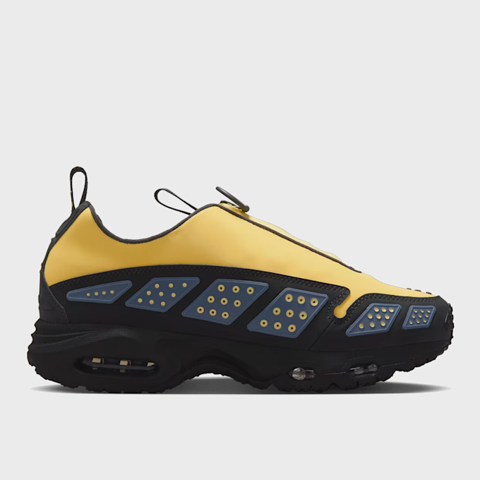 Nike   Air Max SNDR "Reflective Silver" black 89530 2