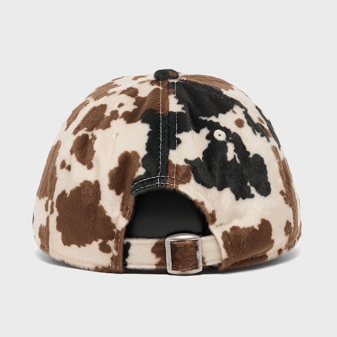 New Era Animal Cow Print 9Twenty Cap bruin 94244 2