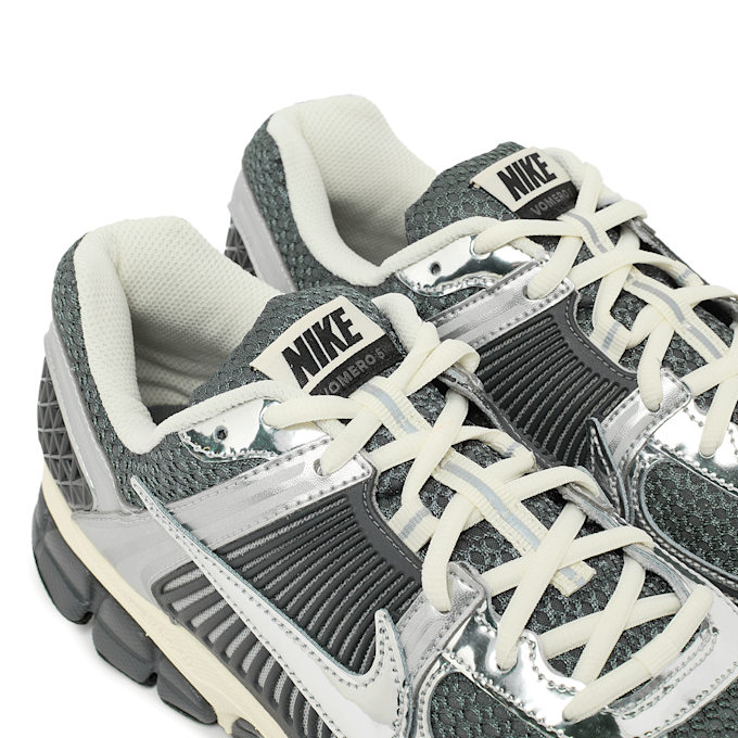 Nike   Zoom Vomero 5 "Iron Grey Chrome" gris 94502 5