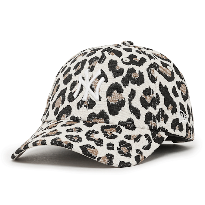 New Era Animal Leopard Print 9Twenty Cap New York Yankees beige 95230 1