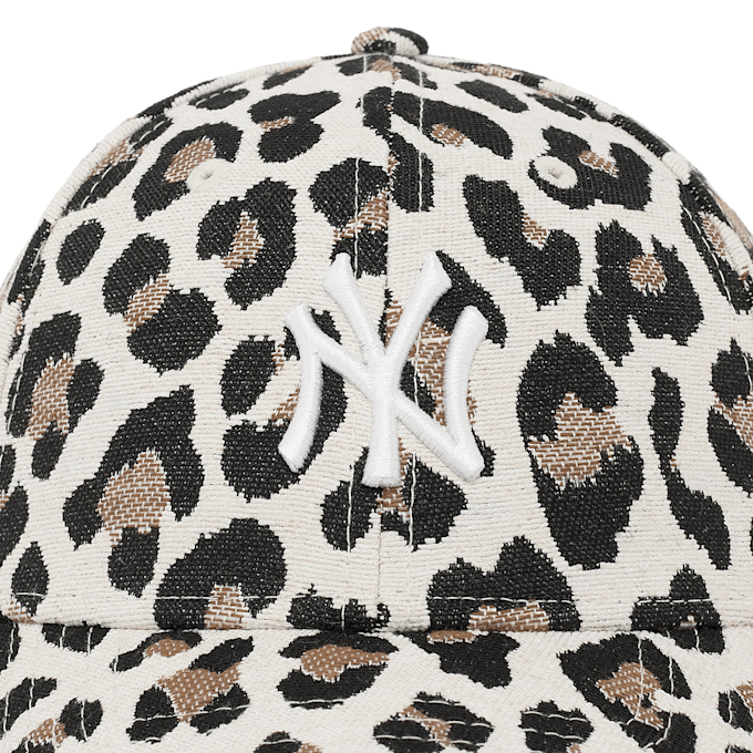 New Era Animal Leopard Print 9Twenty Cap New York Yankees beige 95230 4