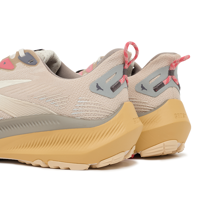 Brooks x Staple X Ghost Trail beige 95962 5