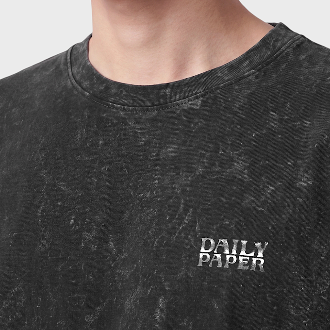 Daily Paper Textured Metallic Shield T-Shirt black 104458 4