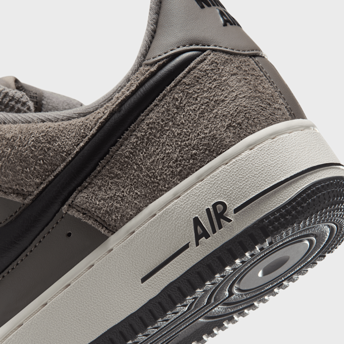 Nike   Air Force 1´07 LV8 grey 105689 8