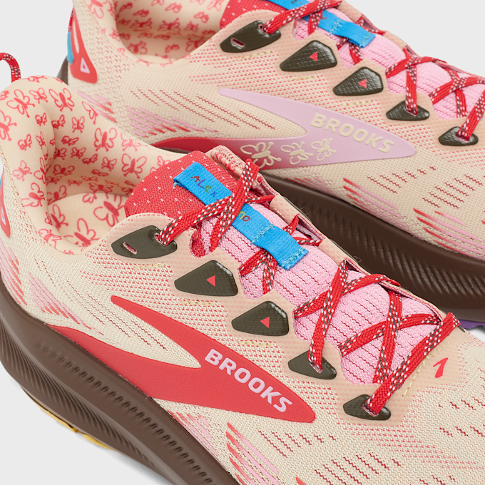 Brooks x Alex Zono Ghost Trail rosa 106241 6