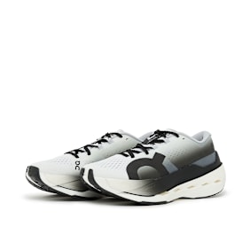On Wmns Cloudboom Max weiß