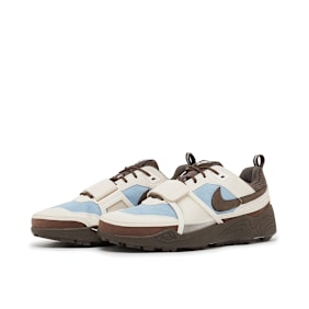Nike x Travis Scott Wmns Zoom Field Jaxx "Leche Blue" brown