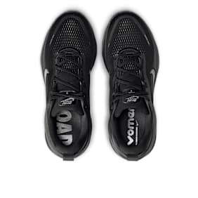 Nike   Vomero 18 black