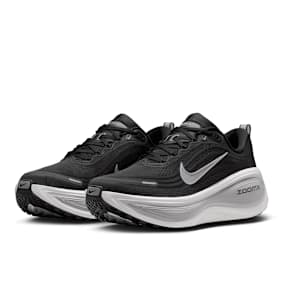 Nike   Vomero Plus schwarz