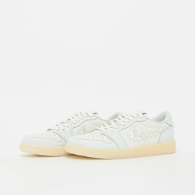 Jordan Wmns Air Jordan 1 Retro Low OG "Floral Swoosh" blau