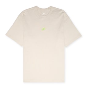 Nike Sportswear Premium Essentials T-Shirt beige